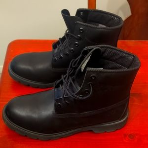 Mens Black 6in Timberland Boots. Size 9.5